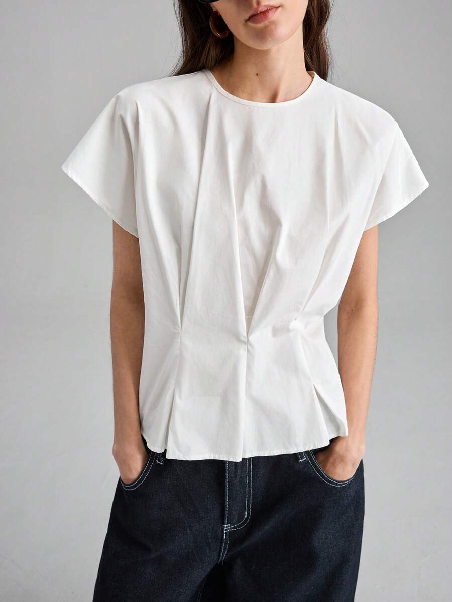 Ontre 2025 New Arrival Women's Casual Collared Blouse With Flutter Sleeves And Cinched Waist, White, Minimalist & Fashionable, Suitable For Spring/Summer, Daily Wear, Commuting, Business Casual, High-Quality Material Modern Urban Casual Fashion Business Casual Women's Office Wear Low-Key Old Money Style Effortless Temperament High-End Urban Commuting High-Quality Airport Women's Wear High-End Material High-End, Elegant, Old-Fashioned Cruise Attire For Wedding Guests Low-Key And Durable Basic Style Formal