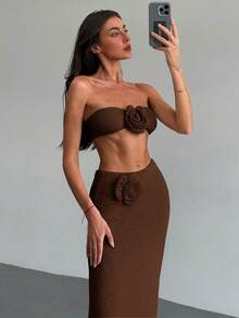 Aloruh Conjunto de 2 peças para mulheres, composto por Top Floral Romântico com Amarração Sem Alças e Saia Longa Maxxi Floral de Cintura Baixa, na cor Damasco - Café - Visão 3
