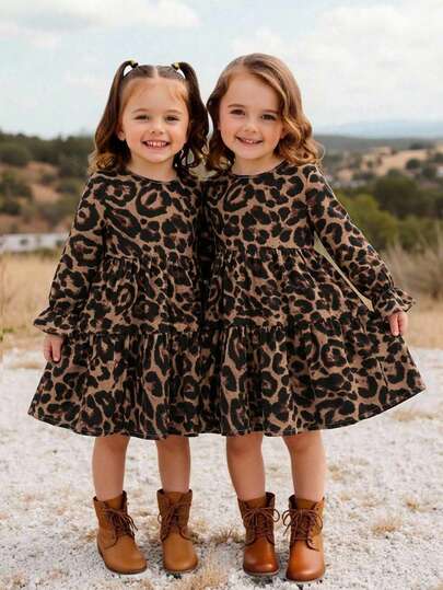 SHEIN Young Girl Young Girl Twins Girl Ditsy Floral Round Neck Puff Sleeve Fitted Casual Cake A-Line Dress,Autumn Winter New Arrival,Young Girl ,Mommy & Sisters & Me Matching.Back To School