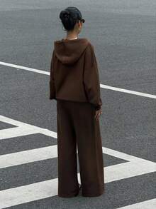 SHEIN EZwear 休闲宽松连帽衫和运动裤字母印花街头风运动套装，大码，秋冬款 - 棕色 - 查看 2