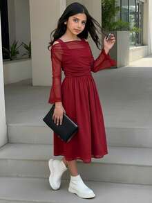 少女优雅修身酒红色网纱拼接不对称肩部喇叭袖褶皱连衣裙，适合女孩参加派对、圣诞节、新年或正式场合穿着。 - 酒紅色 - 查看 2