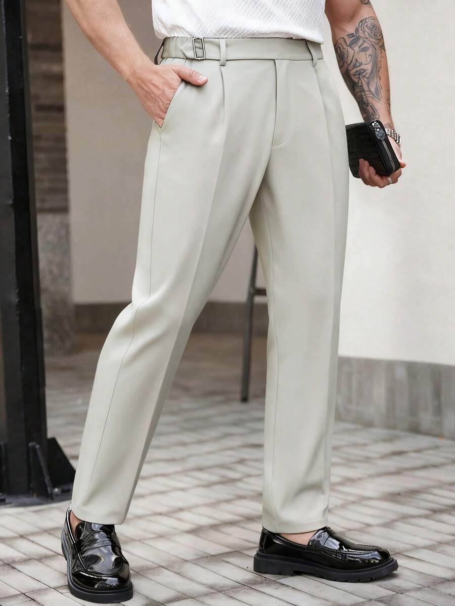 Manfinity CasualCool Pantalones casuales de oficina de unicolor con bolsillo para hombres, pantalones de vestir de cintura alta para hombres, pantalones de traje con pinzas estilo coreano para hombres - Gris Claro - Ver 1