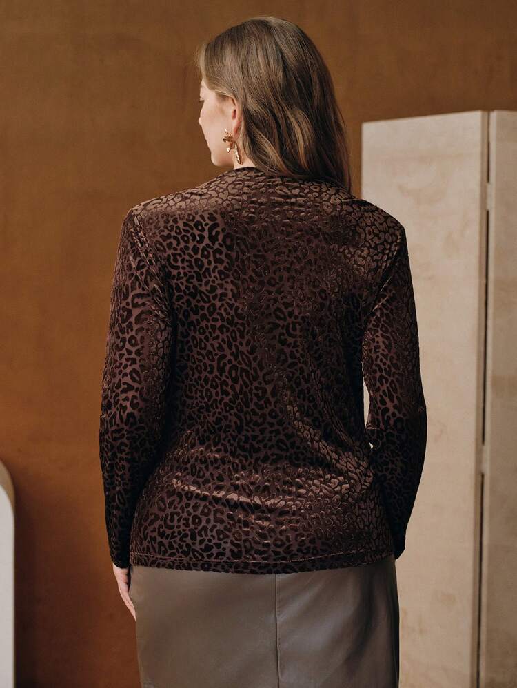 Women's Plus Size Sexy Fitted Velvet Leopard Print Turtleneck Long Sleeve Base Layer Top, Suitable For Winter, Fall, New Year, Christmas