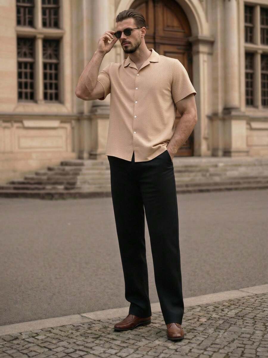 Manfinity VCAY 男士休闲通勤卡其色短袖衬衫和松紧腰裤套装 - 杏色 - 查看 1