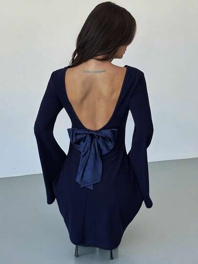 Firerie فستان أنيق قصير بدون ظهر للنساء باللون الأزرق الكحلي