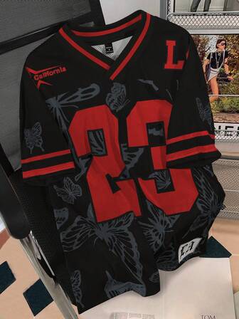 Manfinity Roghcode Plus Size Men's Numeric & Butterfly Print V-Neck Short Sleeve Casual Loose T-Shirt