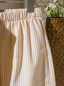 两件套少女无袖条纹梭织上衣和松紧腰宽松休闲短裤套装，夏季