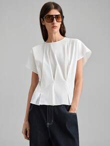 Ontre 2025 New Arrival Women's Casual Collared Blouse With Flutter Sleeves And Cinched Waist, White, Minimalist & Fashionable, Suitable For Spring/Summer, Daily Wear, Commuting, Business Casual, High-Quality Material Modern Urban Casual Fashion Business Casual Women's Office Wear Low-Key Old Money Style Effortless Temperament High-End Urban Commuting High-Quality Airport Women's Wear High-End Material High-End, Elegant, Old-Fashioned Cruise Attire For Wedding Guests Low-Key And Durable Basic Style Formal
