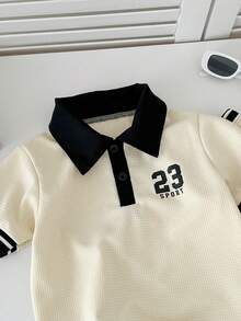 SHEIN Explorewe Genkimix 男童数字印花休闲 Polo 衫 + 数字印花织带装饰休闲短裤两件套 - 杏色 - 查看 5