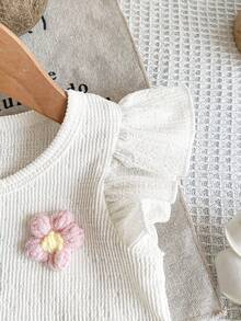 SHEIN Bộ 2 món áo tay lửng thêu hoa và quần short jacquard họa tiết hoa dễ thương cho bé gái - Nhiều màu - Xem 3
