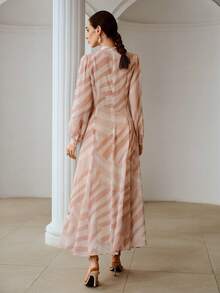 ZEYLAH Váy dài tay cổ cao in họa tiết sọc hình học mùa xuân - Màu Hồng baby - Xem 3