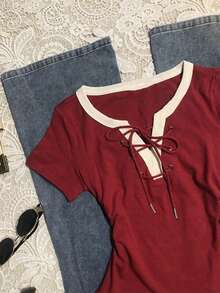 SHEIN Áo thun nữ tay ngắn buộc dây viền tương phản thời trang thường ngày - Đỏ - Xem 3