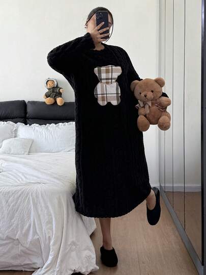 SHEIN 大码女式柔软格纹小熊刺绣长款睡裙，哞哞睡衣
