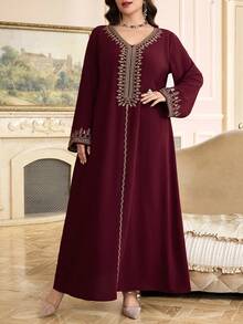 Al Najma Plus Size Elegant Embroidered Detail V-Neck Loose Dress, Autumn Kaftan Jalabiya Dress Turkish Dress - Burgundy - View 6
