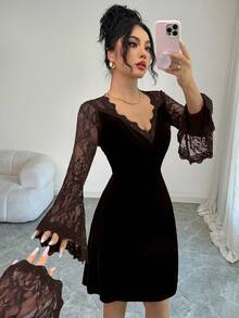 Modelyn 女士秋冬蕾丝拼接天鹅绒V领荷叶袖修身时尚连衣裙 - 咖啡 - 查看 3