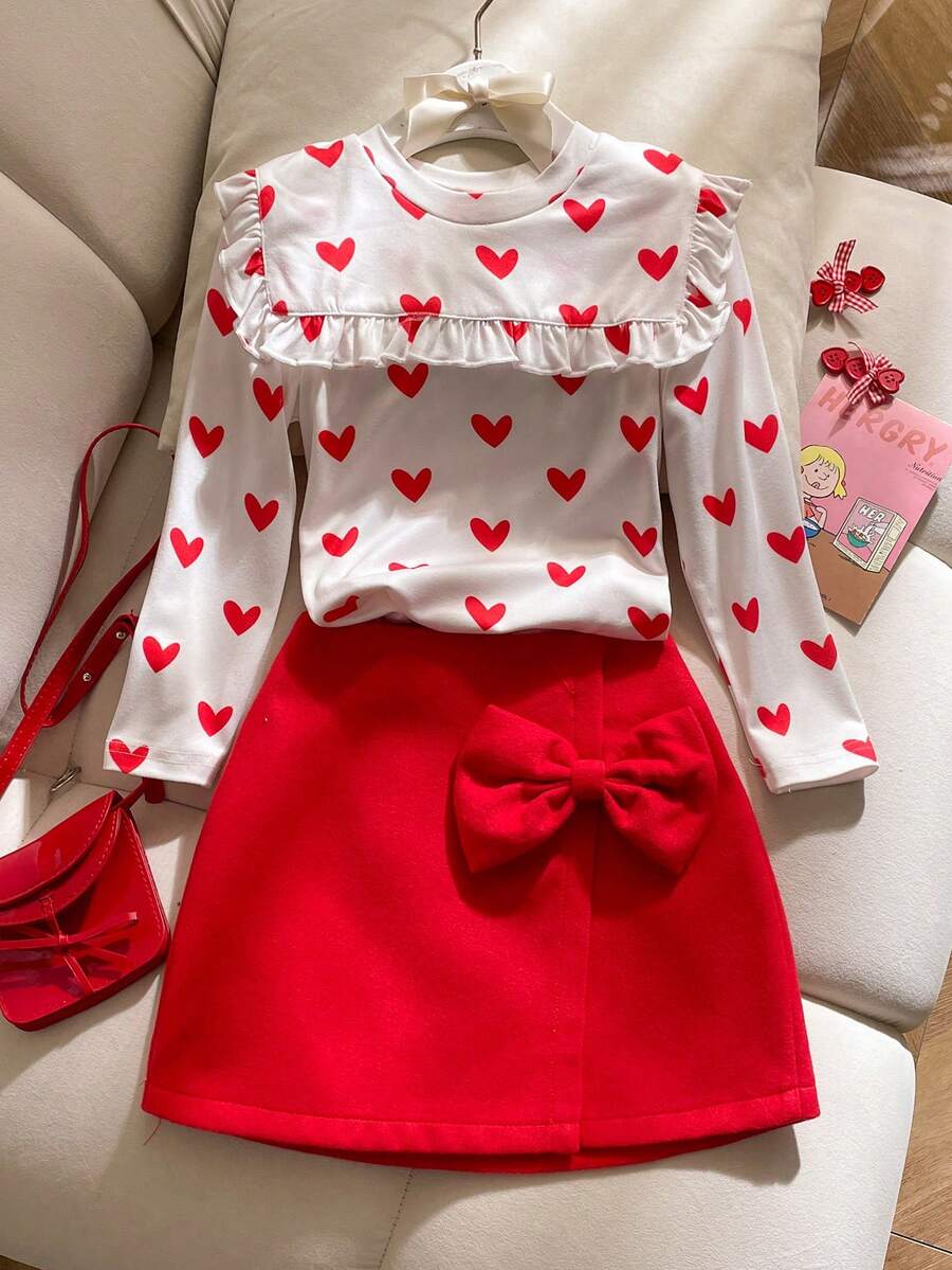 Kleine Mädchen Süßer Langarm-Top mit rotem Herz-Muster kombiniert mit gestricktem Rock mit roter Schleife, lässiges minimalistisches T-Shirt Set, geeignet für Valentinstag & Feiertage - Rot - Übersicht 1