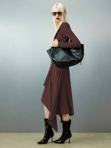 Airlisse 纯色圆领修身不对称下摆时尚长袖连衣裙 - 咖啡棕 - 查看 3