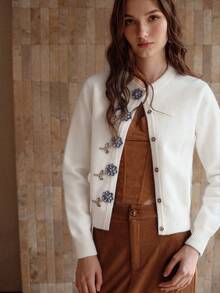 MOTF PREMIUM WOMEN'S AUTUMN/WINTER RHINESTONE FLOWER BUTTON CARDIGAN SWEATER - White - View 5