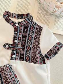 SHEIN 2 pièces/Set Top à manches courtes et short pour tout-petits garçons/filles, en patchwork de couleurs contrastées et motifs traditionnels. Ensemble confortable, polyvalent, décontracté chic et mignon, rétro traditionnel. Convient pour le printemps/été, intérieur, extérieur, quotidien, sport, fête, séance photo, festival, nouvel an, rentrée des classes - Rouge foncé - Voir 5