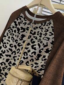 Resyla New Plus Size Women Leopard Print Contrast Color Raglan Sleeve Crew Neck Sweatshirt - Multicolor - View 4