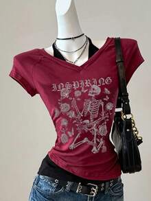 Attitoon 女士休闲复古 V 领露背系带撞色短袖 T 恤，夏季必备。饰有复古骷髅和玫瑰印花，是 Y2K 和 Grunge 返校季风格的理想之选。 - 彩色 - 查看 4