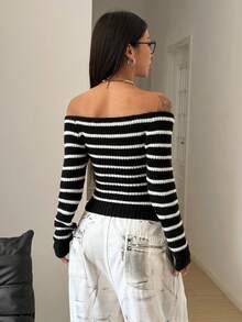 StreetHx Streetwear Women's Colorblock Off-Shoulder Beaded Slim Fit Long Sleeve Sweater, Autumn/Winter - Multicolor - View 2