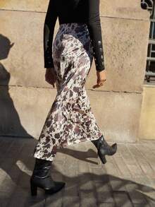 Maija Women's Elegant Fashionable Full-Print Skirt Animal Print Resort Wear Cow Print Maxi Skirt Long Skirt Printed Maxi Skirt - Brown - View 2