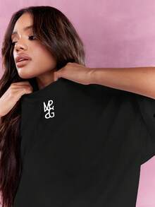MISSGUIDED Embroidered Logo Crew Neck Oversized T-Shirt - Black - View 2