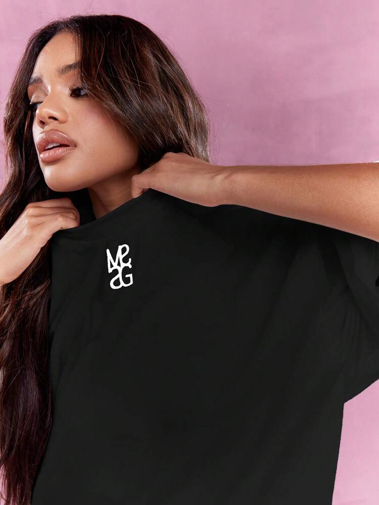 MISSGUIDED Embroidered Logo Crew Neck Oversized T-Shirt