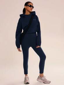 Musera Sport 女士连帽短款尼龙拉链运动夹克，适合板式网球、网球、匹克球、健身房等冬季运动。 - 藏蓝色 - 查看 4