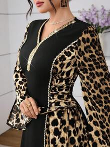 Al Najma Elegant V-Neck Color Block Leopard Print Long Sleeve Beaded Long Cardigan, Slimming And Chic Kaftan Jalabiya Dress - Black - View 7