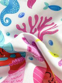 SHEIN 4件套女童泳衣套装，春夏沙滩泳装套装，新品上市。包含吊带泳衣上衣、泳裤、罩衫裙和遮阳帽。可爱的草莓图案让女孩更显甜美，荷叶边下摆设计甜美可爱。适合4-7岁女孩穿着。美人鱼图案泳衣套装，适合幼儿穿着，三件套，时尚活泼可爱，适合游泳、海滩、泳池、拍照，也可作为礼物。女童泳衣、幼儿泳衣、儿童泳衣、夏季女童泳衣、女童两件套泳衣套装、女童泳裙套装、度假两件套、度假女童两件套、夏季女童两件套、女童三件套比基尼套装、女童两件套泳衣、女童比基尼套装、女童两件套泳衣。 - 粉色 - 查看 6