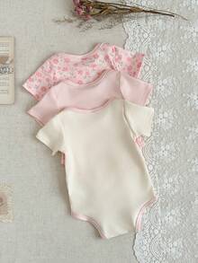 SHEIN 女婴可爱舒适三件套短袖连体衣，印花图案，胸前饰有英文字母花朵刺绣 - 彩色 - 查看 2