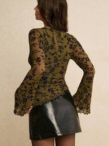 Poéselle Áo thun tay chuông viền bất đối xứng họa tiết hoa thanh lịch dành cho nữ, mùa thu - xanh quân đội - Xem 2