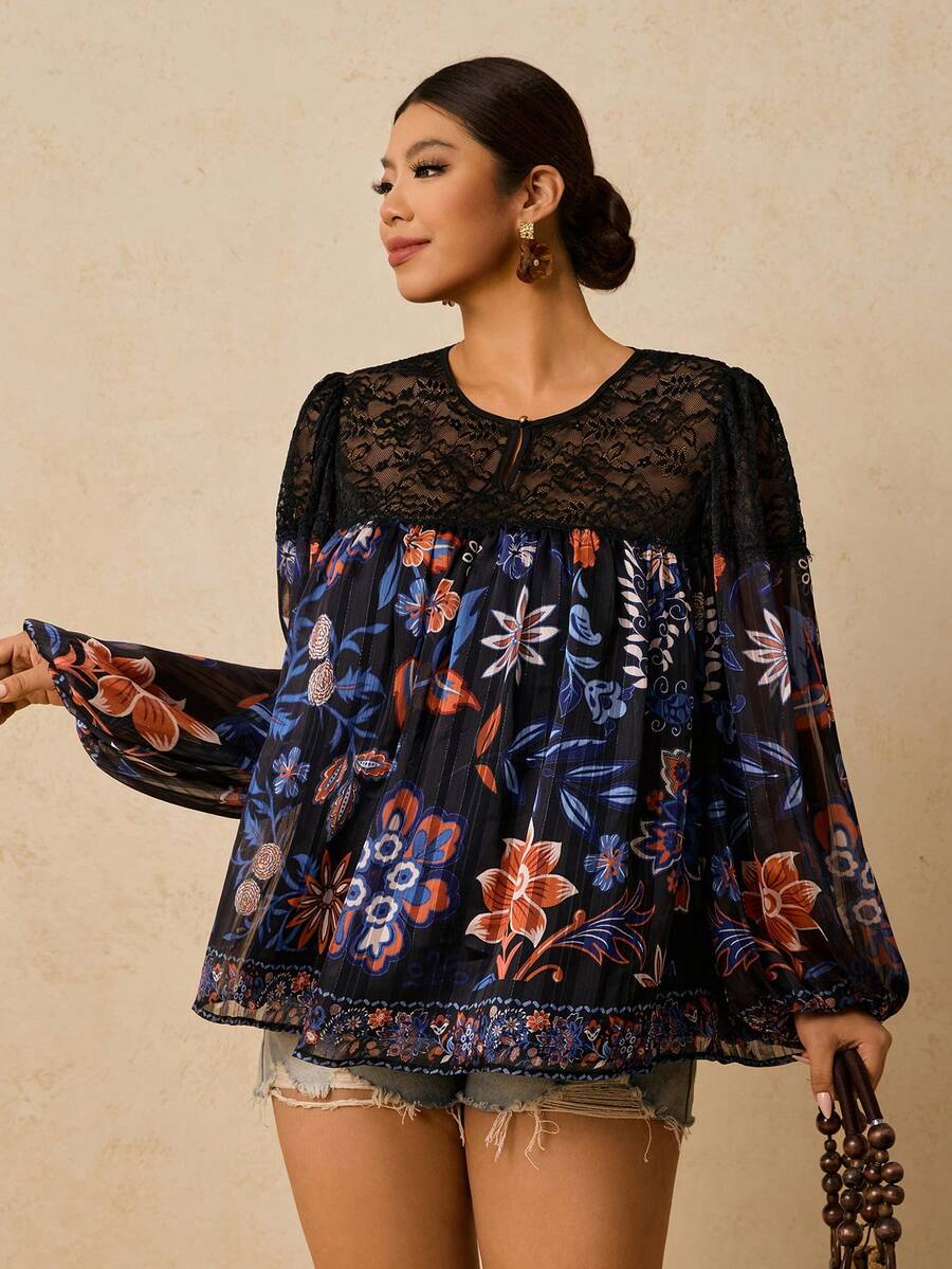 Travachic 大码女式印花长袖系带衬衫，优雅花卉蕾丝拼接雪纺长袖衬衫 - 藏蓝色 - 查看 1