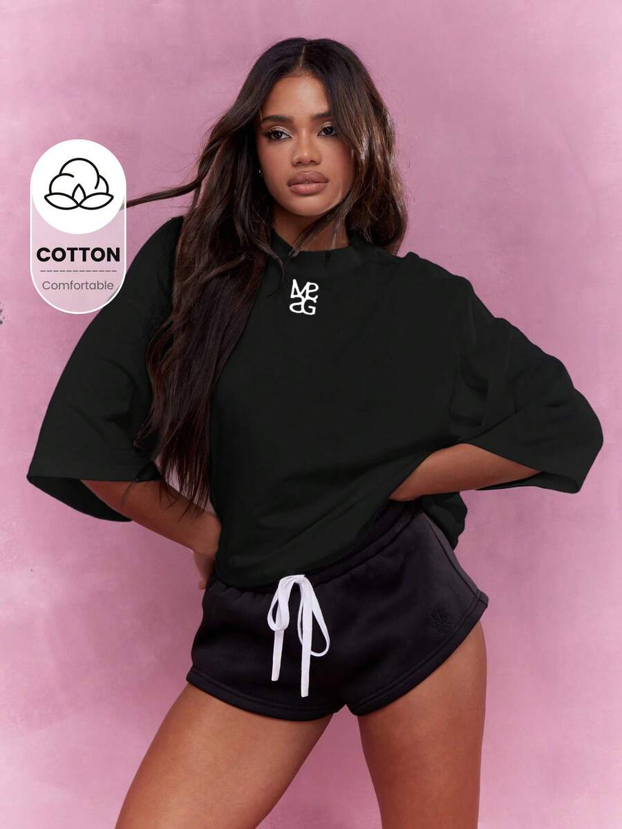 MISSGUIDED Embroidered Logo Crew Neck Oversized T-Shirt - Black - View 1