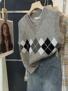 Resyla Women's Casual Commuting Collegiate Rhombus Plaid Pattern V-Neck Loose Knit Sweater Vest, Autumn/Winter