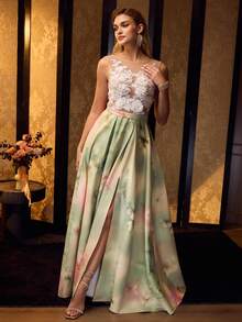 MOTF Soiréza Váy dạ hội dài chấm đất cổ chữ U hở lưng không tay thanh lịch dành cho nữ, họa tiết hoa trước ngực, chân váy hoa chuyển màu cỡ lớn & dáng ôm vừa vặn, lý tưởng cho tiệc cưới, dạ hội & các buổi tối xuân/hè, phong cách với giày cao gót quai & trang sức tinh tế - màu xanh lá - Xem 2