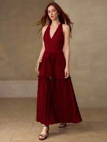 MOTF PREMIUM 女士V领褶皱下摆优雅连衣裙，适合约会穿着 - 酒紅色 - 查看 1