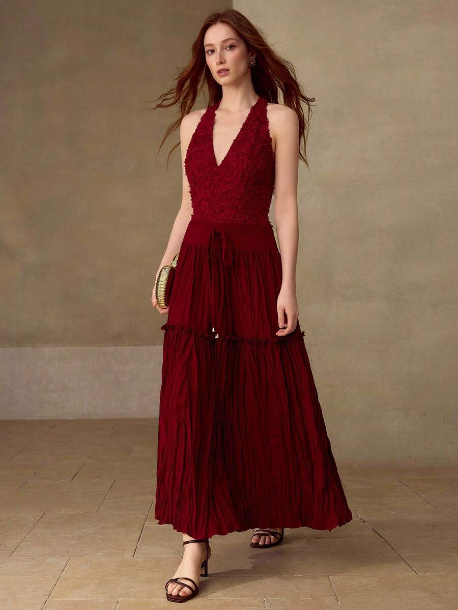 MOTF PREMIUM 女士V领褶皱下摆优雅连衣裙，适合约会穿着 - 酒紅色 - 查看 1