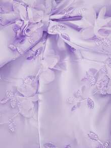 一件式少女新年情人节夏季甜美优雅缎面紫色蝴蝶结露肩刺绣贴花吊带褶皱中长连衣裙，适合所有季节，是生日、派对和其他特殊场合的完美选择。 - 紫色 - 查看 8