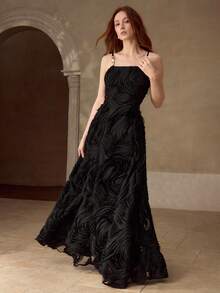 MOTF PREMIUM 女士金属细节吊带纹理长连衣裙，秋冬季 - 黑色 - 查看 4