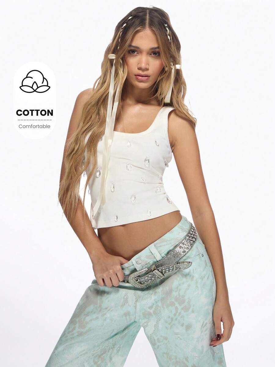 MISSGUIDED Top de tirantes acanalado con detalles de cristal, top corto de verano para fiesta, club, noche, glamour, moda Y2K, sin mangas con detalles de diamantes - Blanco - Ver 1