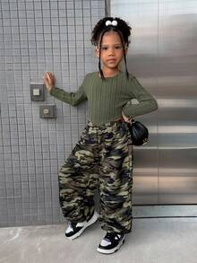 TaviRue 2件套女婴绿色休闲舒适百搭纯色高弹力磨毛罗纹长袖上衣+迷彩宽松抽绳裤套装，秋冬款