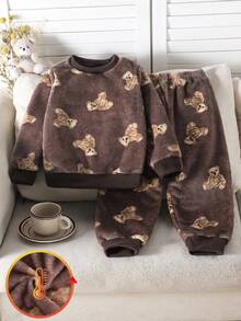 一套男童保暖法兰绒睡衣，可爱卡通熊印花，柔软舒适的长袖上衣和裤子，室内外皆宜穿着。 - 棕色 - 查看 8