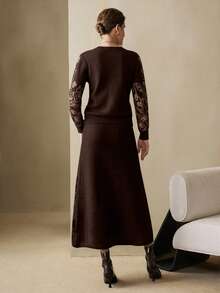 Arave 女士宽松毛衣半裙套装，饰有闪亮刺绣设计，适合日常通勤