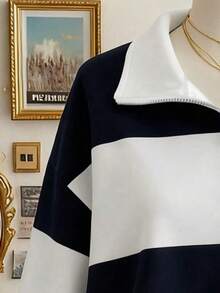 Áo nỉ thường ngày in họa tiết sọc khóa kéo nửa cho bé gái, thích hợp cho các buổi đi chơi mùa thu/đông, áo nỉ cổ đứng màu xanh navy tương phản trắng cổ điển, miếng vá nhỏ logo American Vintage Campus, phong cách thủy thủ - Nhiều màu - Xem 3