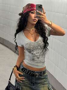 StreetHx 女式哥特式花卉印花水钻 V 领短袖修身 T 恤，朋克风格 V 领复古 T 恤 - 灰色 - 查看 5