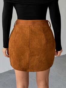 Almamuse 女士秋季仿麂皮迷你裙，饰有铆钉细节 - 棕色 - 查看 2