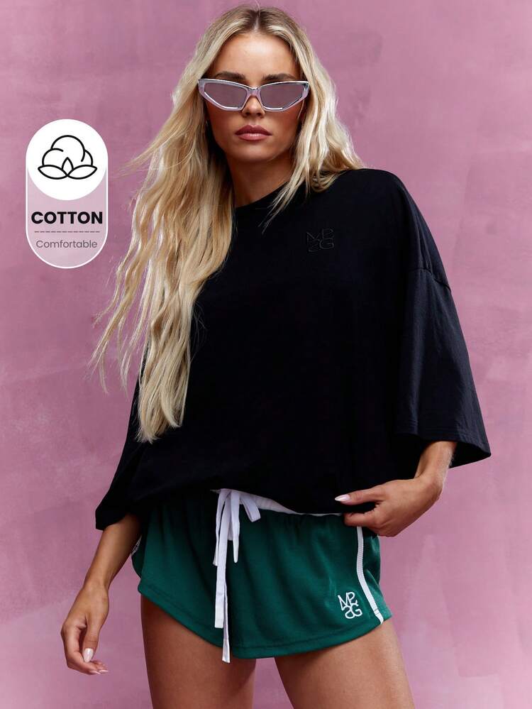 MISSGUIDED Embroidered Logo Drop Shoulder Oversized Crew Neck T-Shirt